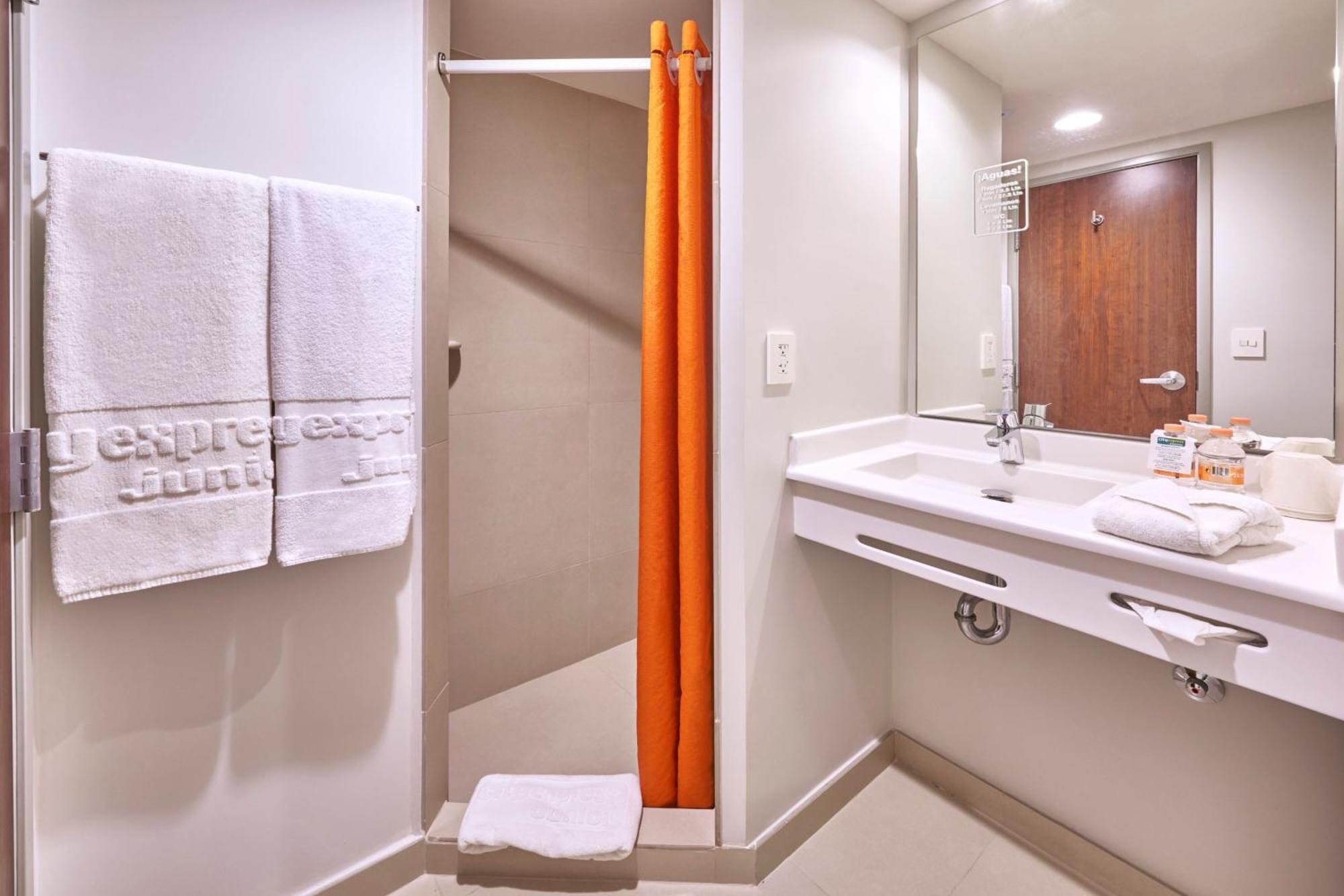 City Express Junior By Marriott Puebla Finsa المظهر الخارجي الصورة