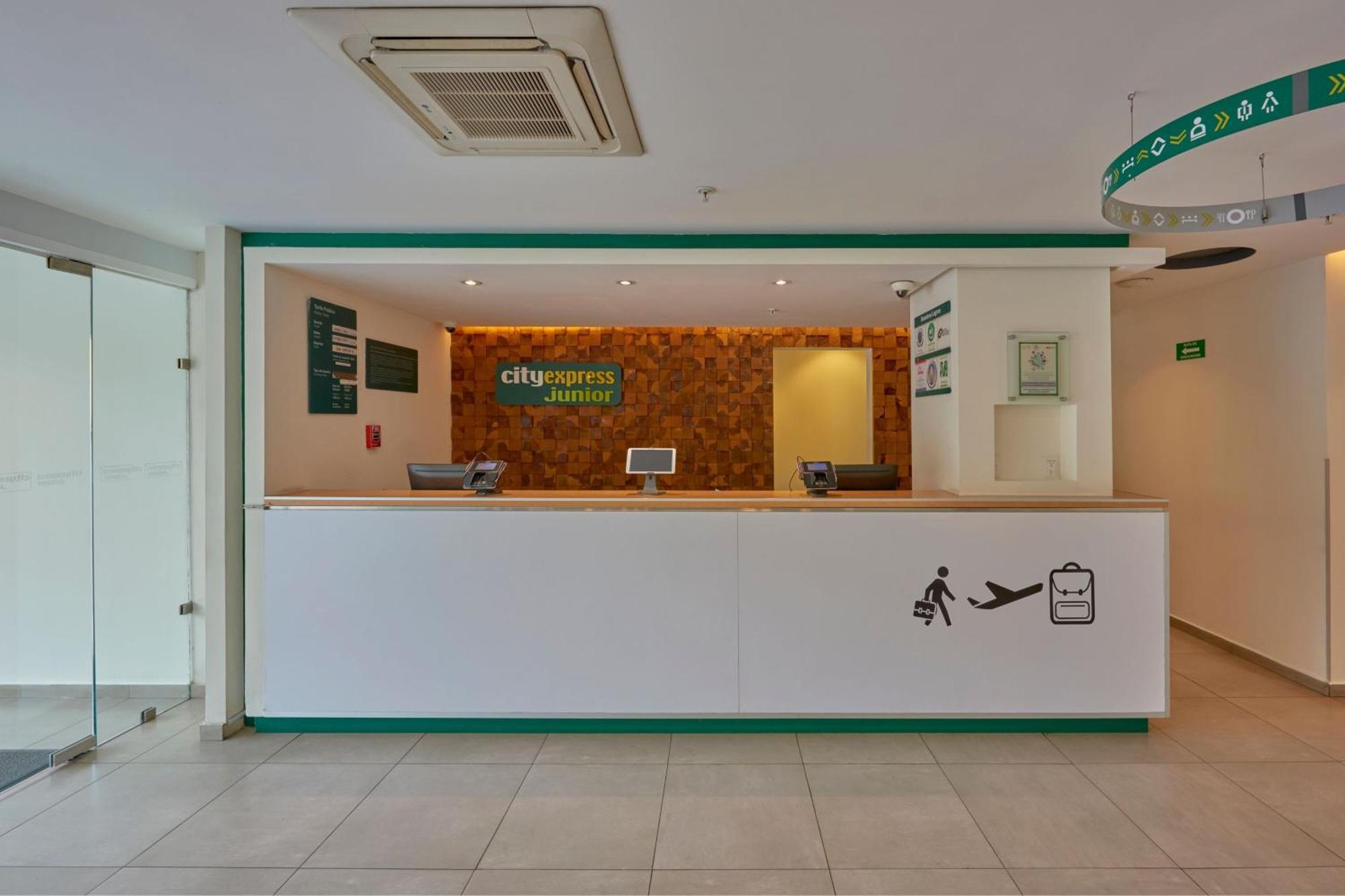 City Express Junior By Marriott Puebla Finsa المظهر الخارجي الصورة