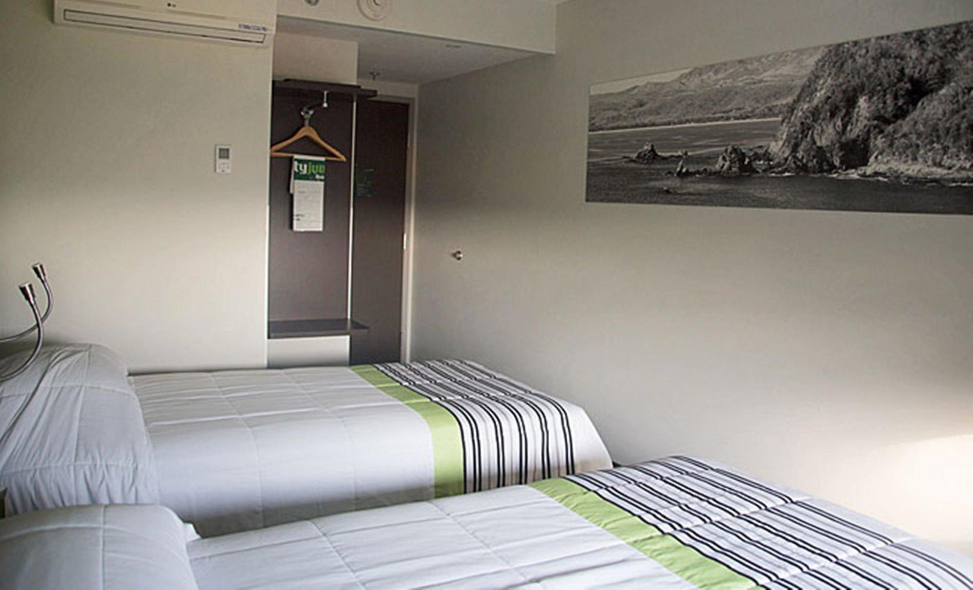 City Express Junior By Marriott Puebla Finsa المظهر الخارجي الصورة